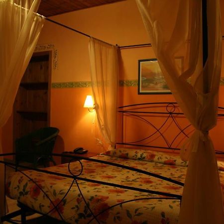 Agriturismo Oasi Verde Mengara Hotel Губио Екстериор снимка
